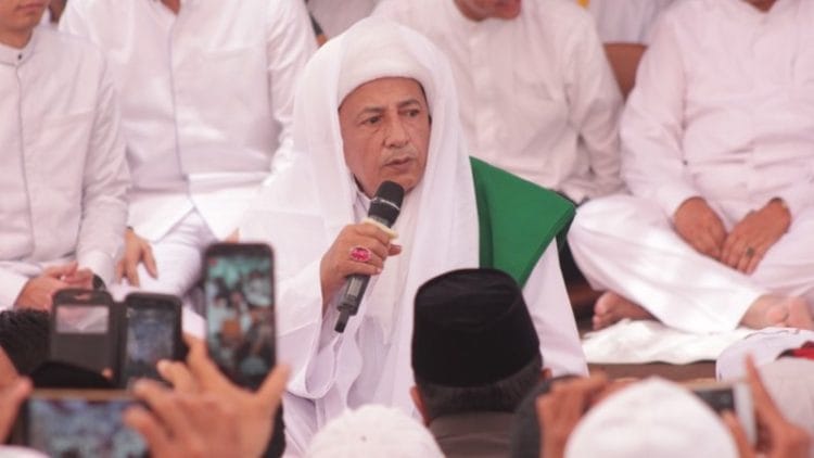 Habib Luthfi bin Yahya. (Foto: NU Online,Harianmuria.com )