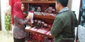 Showroom batik tulis Lasem ( rembangkab.go.id I Harianmuria.com)