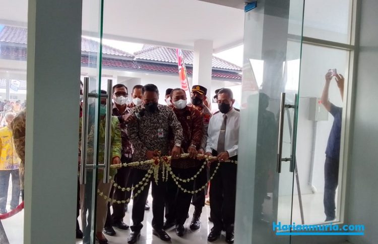 Bupati dan Wakil Bupati Pati Saat Meresmikan Kecamatan Tlogowunggu ( Istimewa I harianmuria.,com )