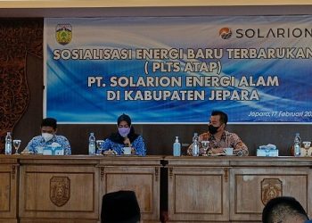 MENYAMPAIKAN: Asisten Administrasi Umum Sekda Jepara, Mudrikatun.( Istimewa I Harianmuria.com )