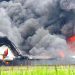 TANGKAPAN LAYAR : Kebakaran hebat terjadi di Pabrik PT Starindo Jaya Packaging yang berada di Jalan Raya Pati-Kudus, Kecamatan Margorejo, Kabupaten Pati, pada Sabtu, (12/02/2022).   Harianmuria.com