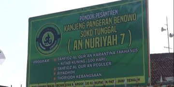 FOTO : Plang Klaim Pondok Pesantren di Lorong Indah Pati ( Lingkartv I Harianmuria )