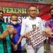 PRESS RELEASE: Polres Rembang menjelaskan mengenai kasus tindak pidana pengedaran uang palsu di halaman Mapolres Rembang pada Rabu (24/8). (R Teguh Wibowo/Harianmuria.com)