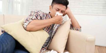 MENERANGKAN: Ilustrasi orang yang sedang mengalami gejala flu. (Unspalsh/Harianmuria.com)