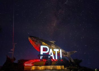 ILUSTRASI: Tugu Bandeng yang menjadi ikon kota Pati. (Instagram @patihits.id/Harianmuria.com)