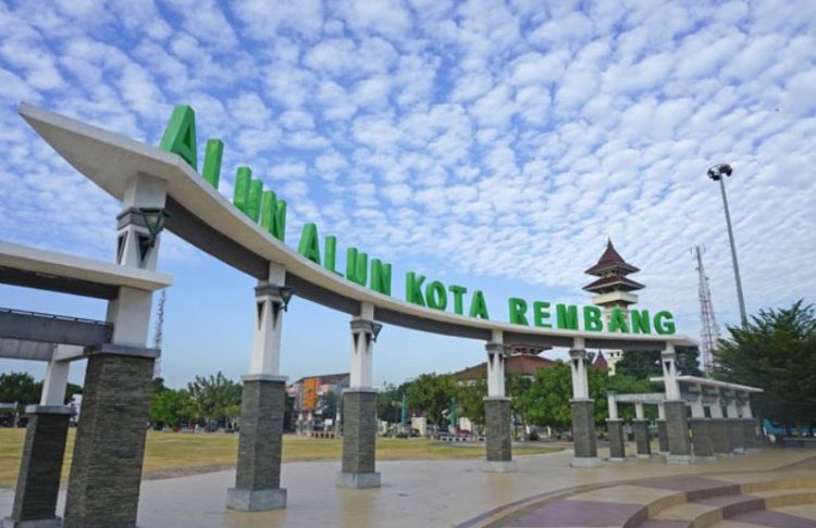 Alun-alun Rembang dan oleh-oleh khas daerah yang banyak digemari. (Google Map/Harianmuria.com)