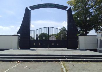 SEPI: Kondisi tampak depan gerbang makam pahlawan yang ada di Kabupaten Pati terlihat lengang. (Aziz Afifi/Harianmuria.com)