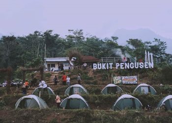 MENERANGKAN: Bukit Pengusen, salah satu objek wisata di desa Gulangpongge. (Instagram @patihitsku/Harianmuria.com)
