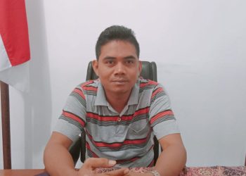 Kepala Desa (Kades) Plangitan, Agung Hadi Yuli Setiawan saat ditemui di kantornya belum lama ini. (Arif Febriyanto/Harianmuria.com)