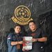 Menandatangani: Pihak Persipa dan Lingkar Media Group (LMG) sepakat sebagai partner di liga 2 musim ini. (Aziz Afifi/Harianmuria.com)