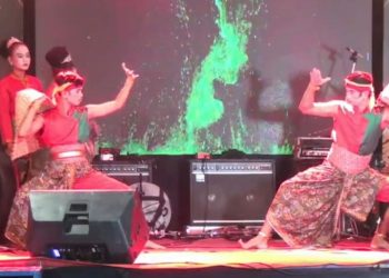 MENARIK: Seni pertunjukkan dalam Lasem Street Fest ditampilkan dengan unik dan menarik. (R Teguh Wibowo/Harianmuria.com)