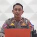 Kaur Bin Ops Satlantas Polres Pati, IPDA Muslimin saat memberikan informasi terkait penutupan arus lalu lintas di Kecamatan Sukolilo karena adanya tradisi Meron. (Arif/Harianmuria.com)