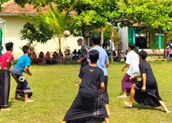 SEMANGAT : Para Siswa Berlomba pada Hari santri Nasional 2022 ( Istimewa I harianmuria.com )