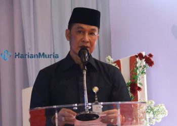TEGAS: Bupati Kudus HM Hartopo saat menjadi narasumber dalam kegiatan Gerakan Nasionalisme Merah Putih di Hotel Gryptha Kudus, Kamis (10/11). (Nisa Hafizhotus Syarifa/Harianmuria.com)