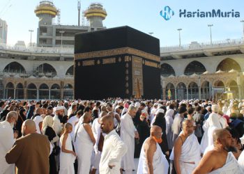 Ilustrasi menunaikan ibadah haji dan umroh di Baitullah Mekkah. (Unsplash/Harianmuria.com)