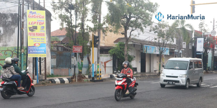 ILUSTRASI: Sejumlah kendaraan melintas di salah satu ruas jalan di Pati. (Istimewa/Harianmuria.com)
