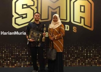 Salah satu siswa SMAS Unggulan Harapan Umat, Mojokerto mendapat penghargaan robotik. (Istimewa/Harianmuria.com)