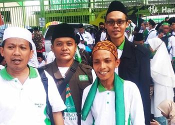 Rombongan PCNU Pati saat menghadiri Resepsi 1 Abad NU pada Selasa (7/2). (Istimewa/Harianmuria.com)