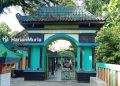 Gerbang makam Ki Ageng Ngerang di Purwodadi. (Google Maps/Harianmuria.com)