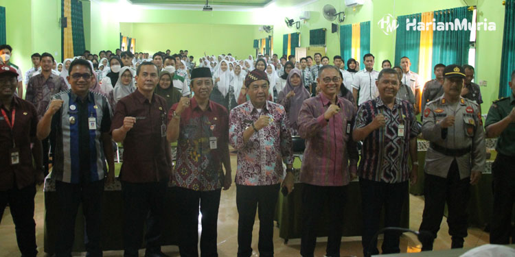 Pj Bupati Jepara Ingatkan Milenial Teliti dalam Bermedsos