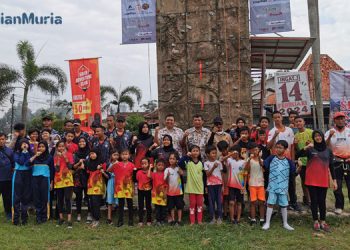 Foto bersama FPTI Pati bersama dengan peserta POPDA Panjat Tebing. (Istimewa/Harianmuria.com)