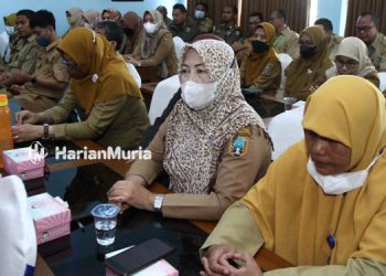 ASN di lingkup Pemkab Rembang mengikuti acara pembukaan penilaian potensi dan kompetensi berbasis komputer (CAT) serta uji kompetensi manajerial dan sosio kultural (QAP). (Rendy/Harianmuria.com)