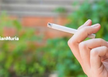 Tips bugas saat puasa salah satunya dilakukan dengan cara berhenti merkok. (Freepik/Haranmuria.com)