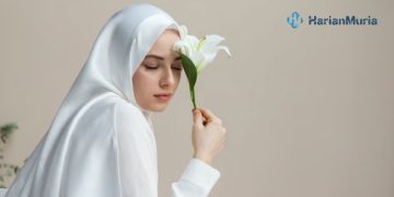 Muslimah yang memerlukan skincare saat puasa. (Freepik/Harianmuria.com)