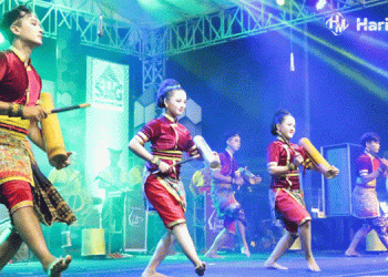 Grub Mbah Joget menjadi juara saat tampil di atas panggung Festival Thong- Thong Lek. (Rendy/Harianmuria.com)