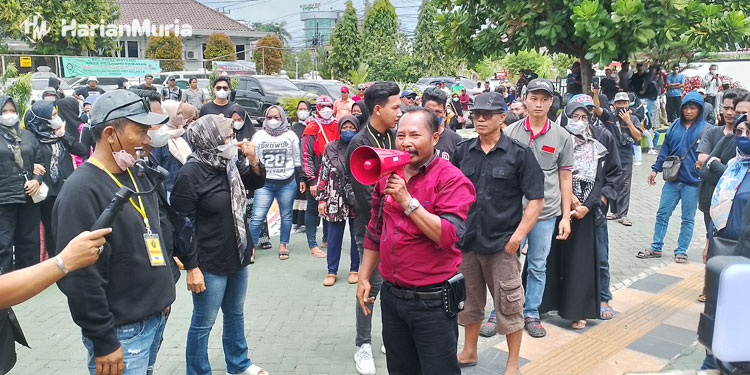 DPRD Pati Sukarno Dukung Penyelesaian Kasus Investasi Bodong di Juwana 2 DPRD Pati Sukarno Dukung Penyelesaian Kasus Investasi Bodong di Juwana