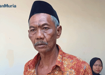 BERI KETERANGAN: Sukisno, ayah korban pengeroyokan tidak terima dengan hasil putusan sidang. (Antara/Harianmuria.com)