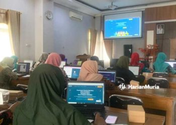 PELATIHAN: Operator dapodik SD swasta dan koordinator operator dapodik TK mengikuti pelatihan aplikasi PPDB Online baru-baru ini. (Dok. Disdik Blora/Harianmuria.com)