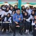 FOTO BERSAMA: Bupati Blora Arief Rochman foto bersama PPPK yang baru saja dilantik di kantor Dinas Pendidikan, pada Jumat, 21 Juli 2023. (Istimewa/Harianmuria.com)