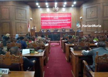 RAPAT PARIPURNA: Pemkab dan DPRD Pati menyepakati anggaran belasan OPD dipangkas dalam rapat penetapan anggaran perubahan tahun 2023 KUA-PPAS pada Rabu (13/11/2023). (Arif Febriyanto/Harianmuria.com)