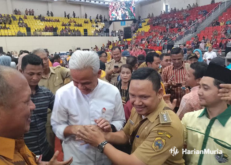 Pamit dari Kursi Gubernur Jateng, Ganjar Akui Target Pengentasan Kemiskinan Belum Tercapai 2 Pamit dari Kursi Gubernur Jateng, Ganjar Akui Target Pengentasan Kemiskinan Belum Tercapai