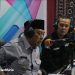 PEMAPARAN: Pj Bupati Jepara Edy Supriyanta (berpeci) menyampaikan imbauan menjaga lingkungan saat Dialog Interaktif di studio LPPL Radio Kartini Fm Jepara, Selasa (24/10/2023). (Dok. Diskominfo Jepara/Harianmuria.com)
