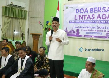 Kegiatan doa bersama lintas agama dan pembacaan puisi untuk Palestina, pada Selasa malam (2/1/2024) bertempat di aula kantor Kemenag Pati. (Humas Kemenag Pati/Harianmuria.com)