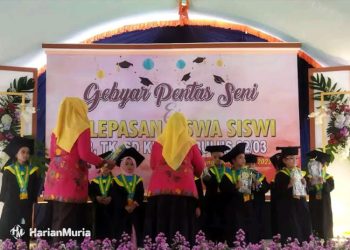 Dinilai Memberatkan, DPRD Pati Minta Perayaan Wisuda Sekolah Tidak Diwajibkan - Harianmuria ILUSTRASI: Perayaan wisuda oleh anak-anak TK di Kecamatan Gembong, Pati. (Arif Febriyanto/Harianmuria.com)