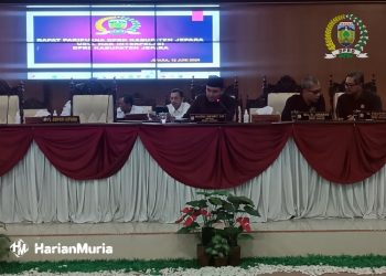 Potret: DPRD Jepara saat menggelar rapat paripurna terkait usulan penggunaan hak interpelasi tentang pencabutan izin PT Bank Jepara Artha (BJA), Rabu, 12 Juni 2024. (Tomi Budianto/Harianmuria.com)