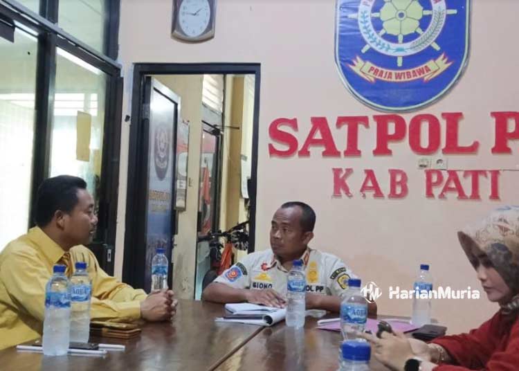 Satpol PP Sebut Baliho Agus Sunarko di Dekat Alun-alun Pati Tidak Langgar Aturan 2 Satpol PP Sebut Baliho Agus Sunarko di Dekat Alun-alun Pati Tidak Langgar Aturan