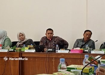 Anggota Komisi D Dewan Perwakilan Rakyat Daerah (DPRD) Kabupaten Pati Didin Syarifuddin (tengah). (Setyo Nugroho/Harianmuria.com)