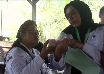 Tim gabungan saat melakukan sidak di rumah produksi gula merah palsu di wilayah Nglebok Cepu, Rabu, 24 Juli 2024. (Dok. Pribadi/Harianmuria.com)