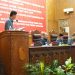 Sekertaris Komisi A DPRD Kabupaten Pati, Sunandar membacakan catatan terhadap Rancangan Peraturan Daerah (Raperda) Anggaran Pendapatan, dan Belanja Daerah (APBD) Perubahan Kabupaten Pati Tahun Anggaran 2024. (Dok. Harianmuria.com)
