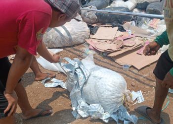 Heboh Sampah Medis Dibuang Sembarangan di Desa Mambak Jepara, Warga Mengeluh Cium Bau Menyengat