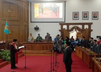 Pimpinan DPRD Pati Dilantik, Ali Badrudin Jadi Ketua 3 Periode Berturut-turut - Harianmuria Pimpinan DPRD Pati Dilantik, Ali Badrudin Jadi Ketua 3 Periode Berturut-turut