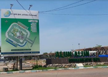 Kondisi Alun-Alun Kembangjoyo Pati yang terlihat sepi karena proses revitalisasi. (Mutia Parasti/Harianmuria.com)