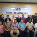 KEMBALI EKSIS: Ketua JMSI Jateng terpilih, Agus Sunarko, S.STP., M.SI. (depan, tiga dari kiri usai) foto bersama peserta Musda JMSI Jateng 2024, yang digelar di salah satu hotel Kota Semarang pada Jumat, 29 November 2024. (Rizky Syahrul Al-Fath/Harianmuria.com)