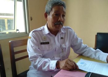 Kepala Dinas Perindustrian dan Tenaga Kerja (Dinperinaker) Kabupaten Rembang, Dwi Martopo saat diwawancara belum lama ini. (Setyo Nugroho/Harianmuria.com)