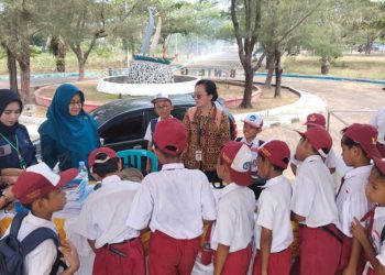 Para pelajar SD antusias mengikuti serangkaian kegiatan edukasi cagar budaya oleh Museum RA Kartini Jepara. (Muhammad Aminudin/Harianmuria.com)