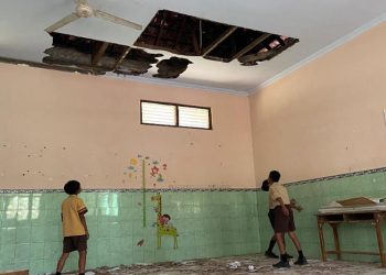 Plafon Ruang Kelas SDN 1 Terban Kudus Ambrol, Perbaikan Tunggu Anggaran 2025